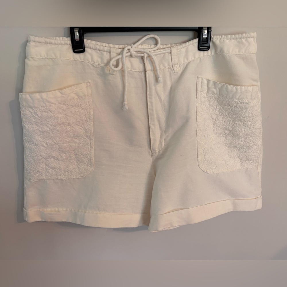 Sundance White Linen Cotton Blend Shorts with embroidered front pockets